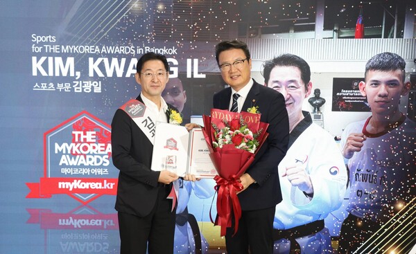 김광일 태국 뎃아누손학교 교감 Kim Kwang Il (스포츠 Sports)과 윤두섭 조직위원장